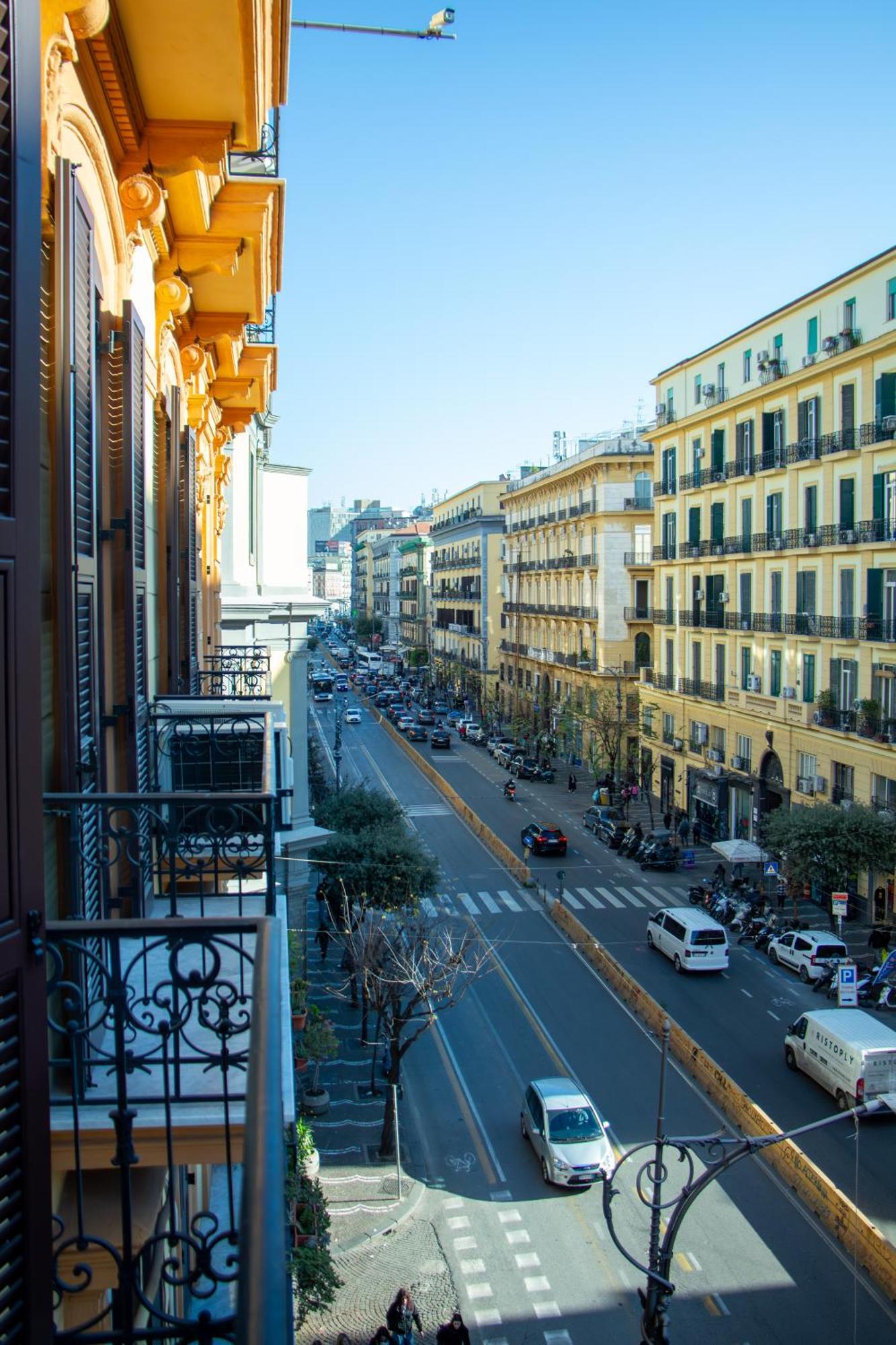 Beb Umberto I Napoli Hotel Luaran gambar