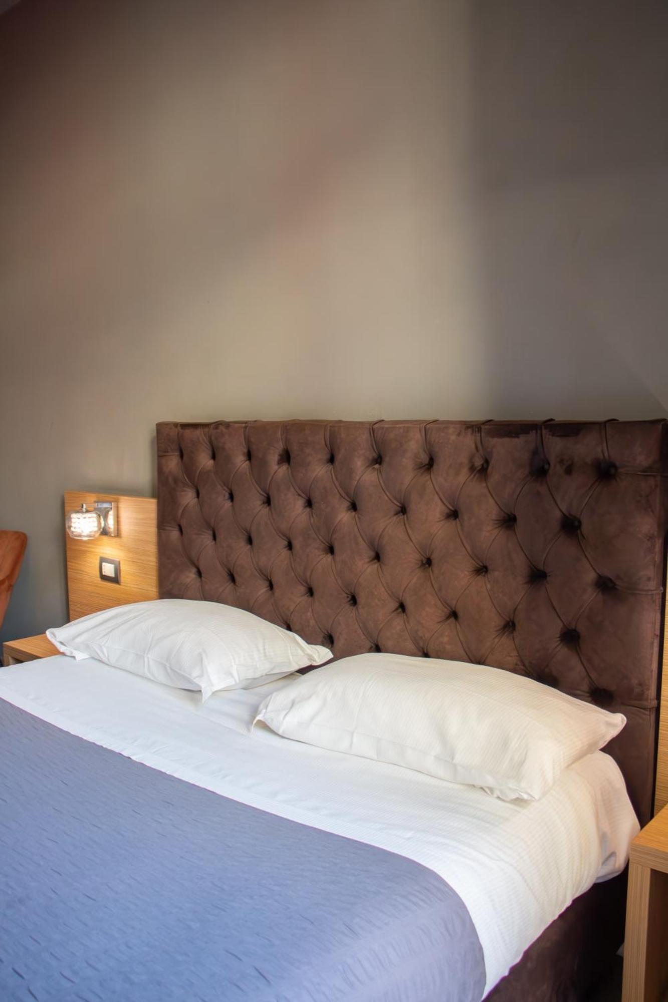 Beb Umberto I Napoli Hotel Luaran gambar