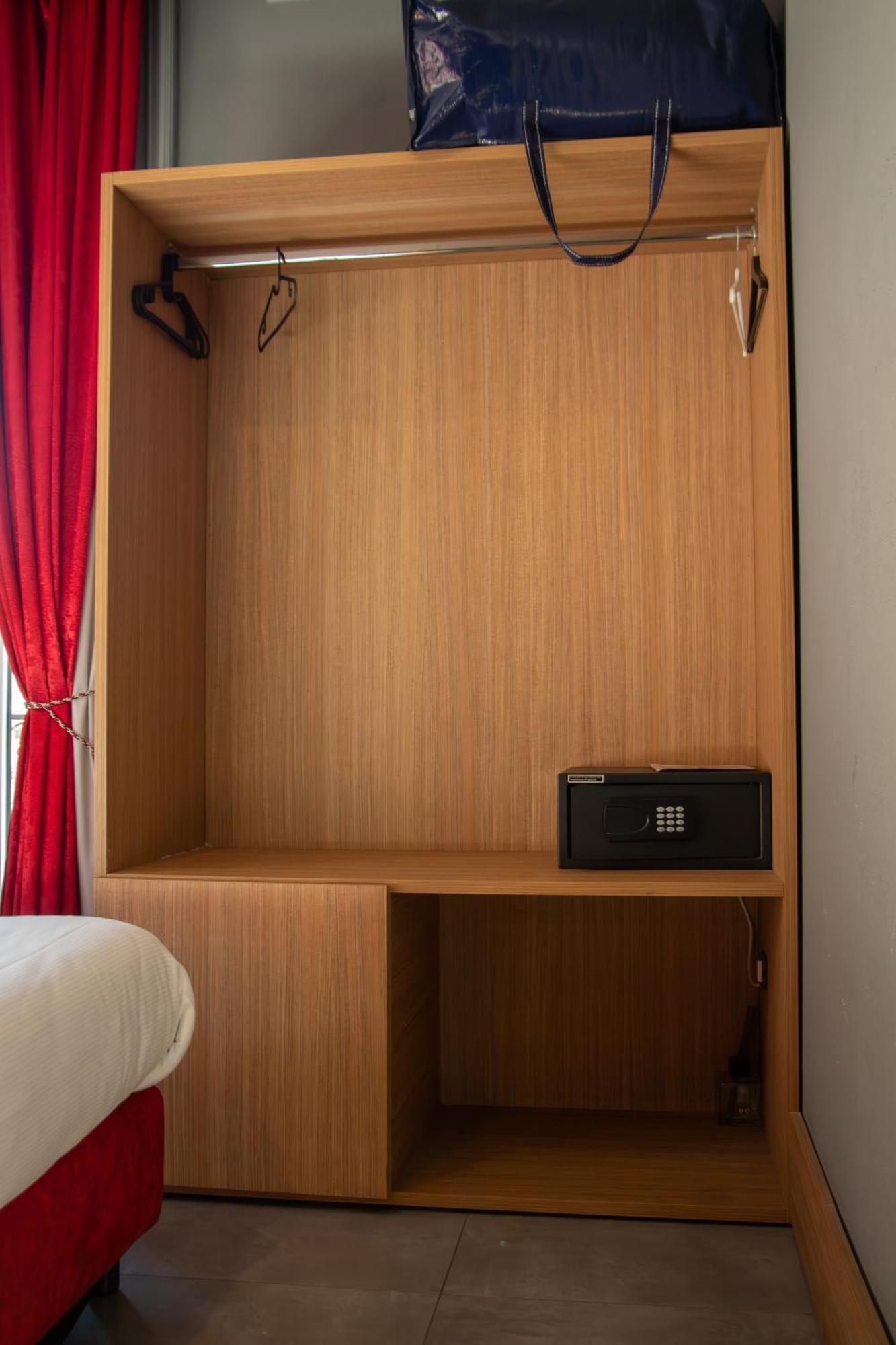 Beb Umberto I Napoli Hotel Luaran gambar
