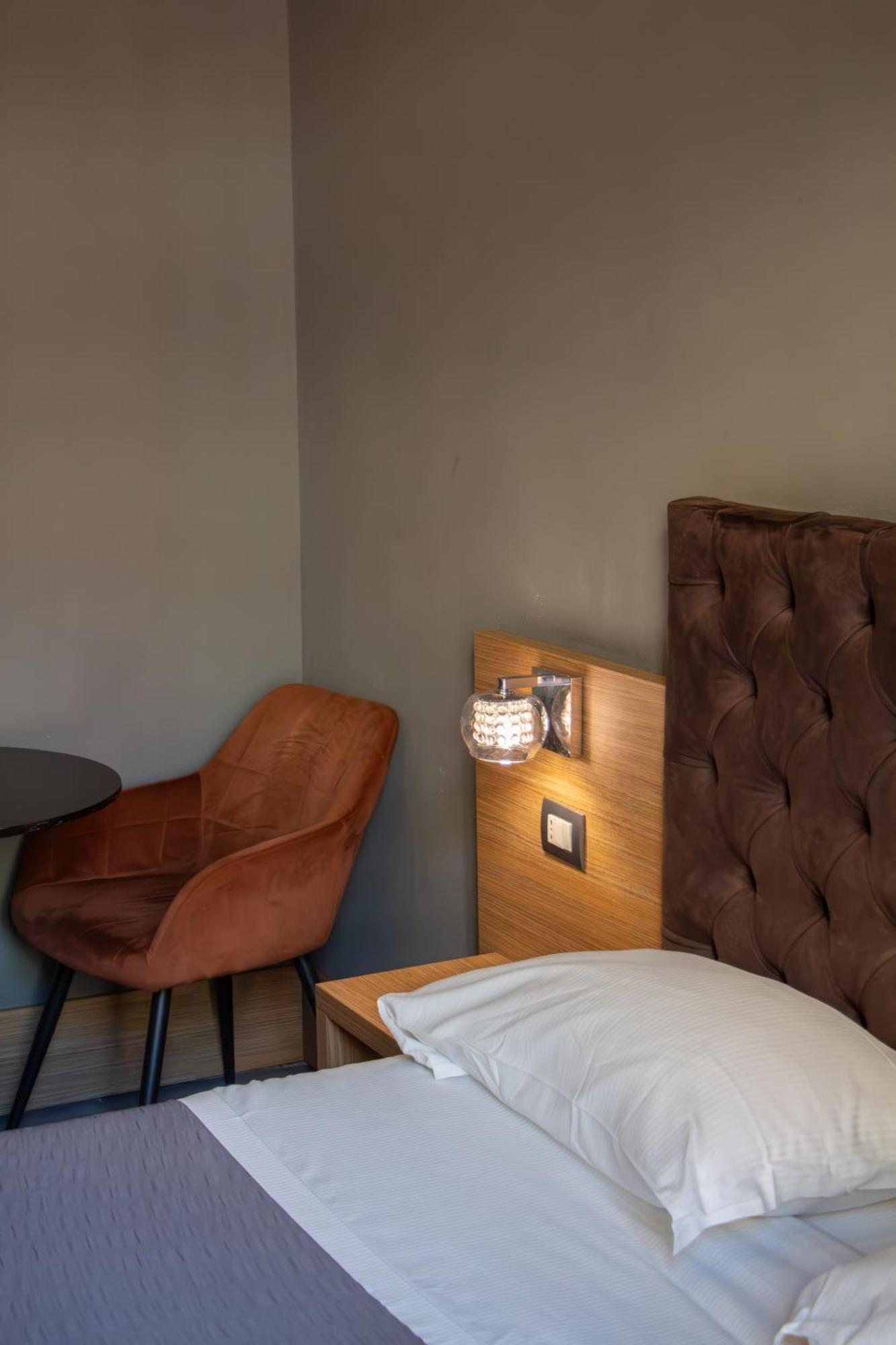 Beb Umberto I Napoli Hotel Luaran gambar