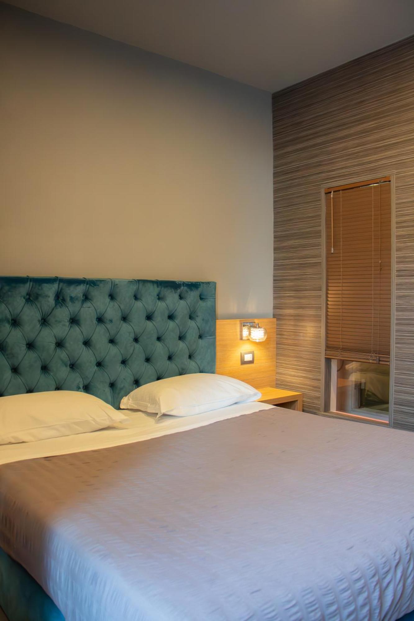 Beb Umberto I Napoli Hotel Luaran gambar