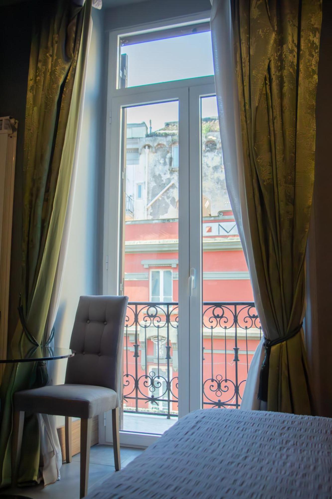 Beb Umberto I Napoli Hotel Luaran gambar